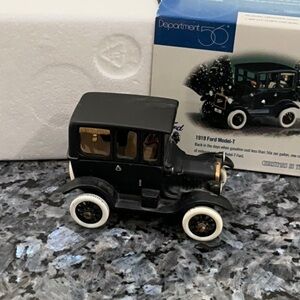 Department 56, 1919 Ford model T